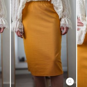 Lovely modest pencil skirt in mustard yellow!